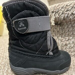 Toddler boys winter boots size 6 EUC